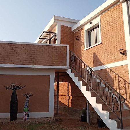 Appartements d'Hôtes Marciloui Antsirabe Extérieur photo